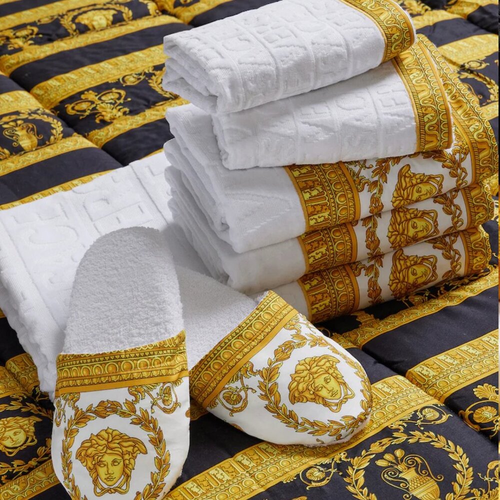 Versace Towel - Picture 9 of 9
